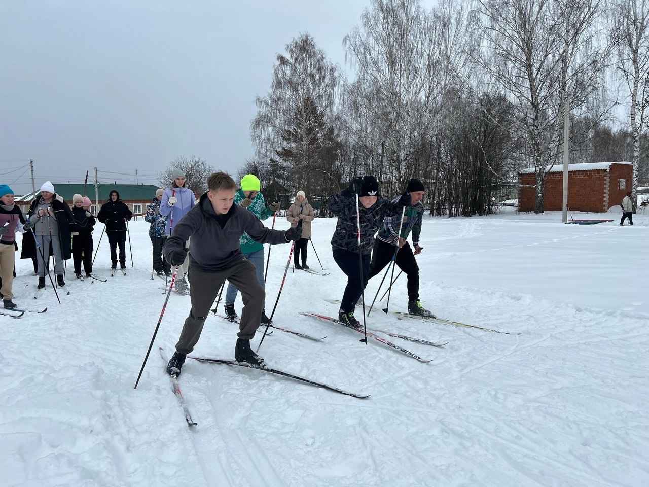 зимний биатлон.